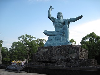 平和記念の像